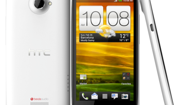 Förhandsboka värstingmobilen HTC One X hos 3