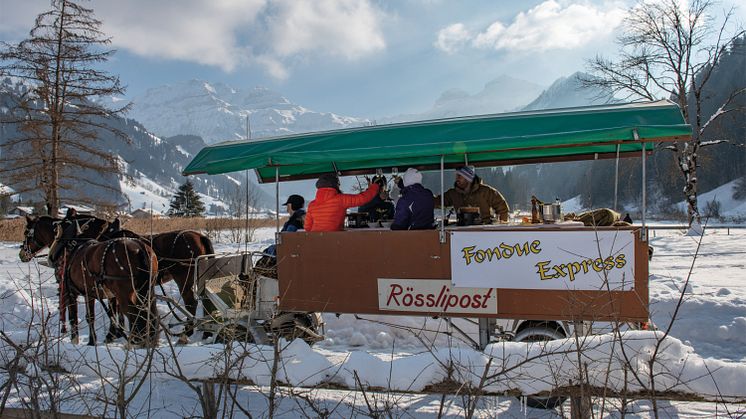 Fonduekutsche in Lenk, Berner Oberland (c) Lenk-Simmental Tourismus