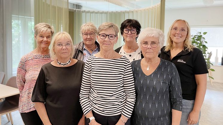 PiteEnergis Camilla Söderqvist med representanter från Piteås pensionärsorganisationer.