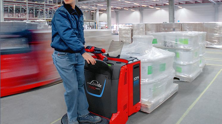 Lindetruck utrustad med de energieffektiva och underhållsfria litium-jon-batterierna