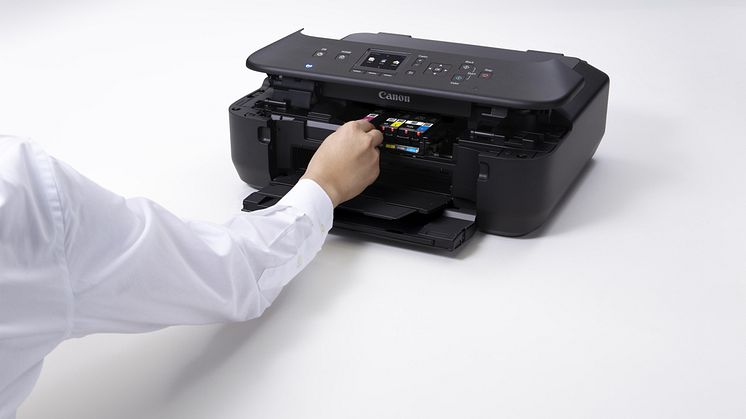 PIXMA MG 5550_BK_AMBIENT_SAMP (2)