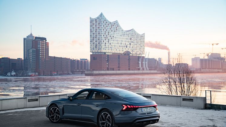 Audi e-tron GT (Kemoragrå)