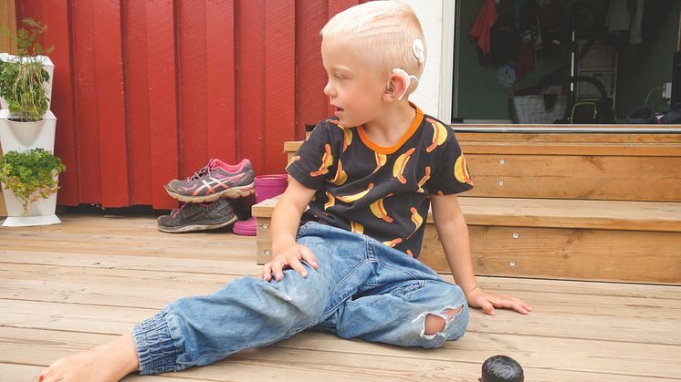 Vincent - en aktiv kille som hör med cochleaimplantat