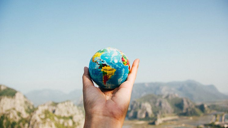 De problem som samhället står inför är komplexa och behöver hanteras tillsammans, på en global nivå. 