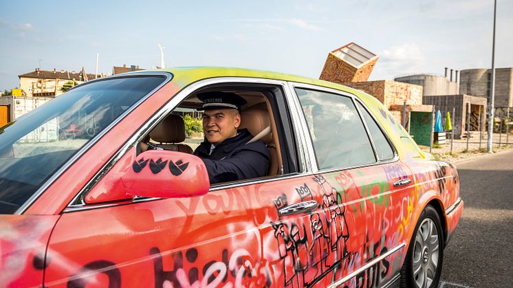 Streetart-Bentley des Luxushotels Les Trois Rois im Hafenareal Basel