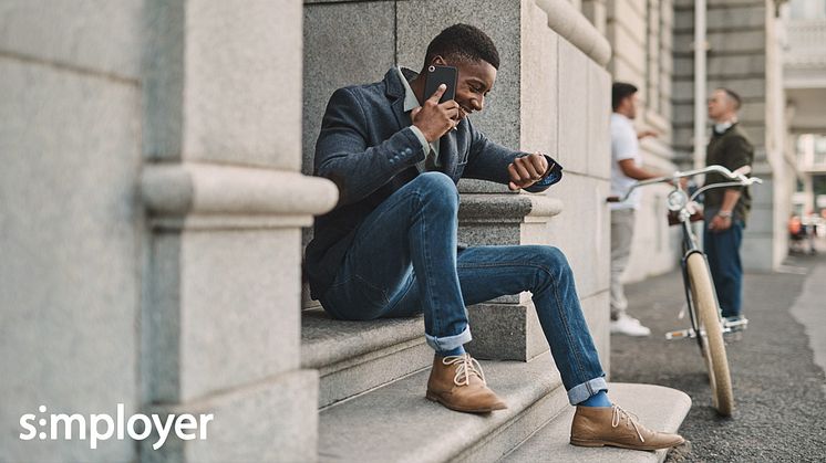 Genom att digitalisera den årliga lönerevisionen kan du i snitt spara 10 veckors arbetstid, enligt Jules Olivier, Head of Product Management på Simployer.