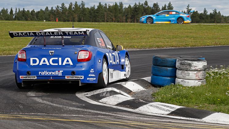 Andersson och Dacia Dealer Team laddar om