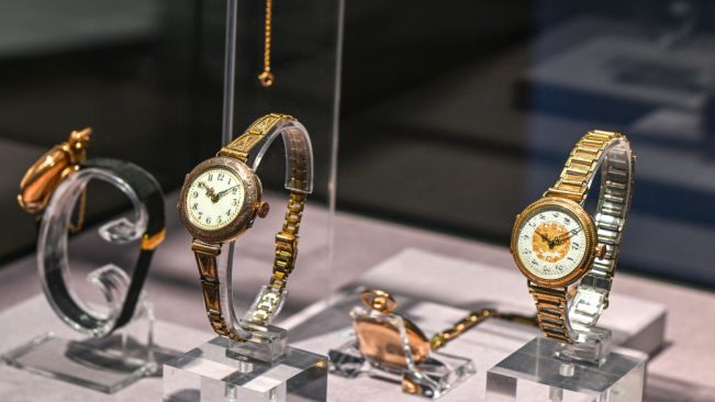 07 - Aus Taschenuhren werden Armbanduhren, Foto Holm Helis.jpg