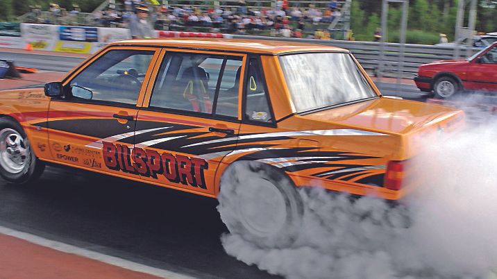 Tidningen Bilsports så kallade Turbocontainer, det vill säga en Volvo 740 från 1984, väcks till liv för att köras vid EDPS-premiären i Emmaboda. 