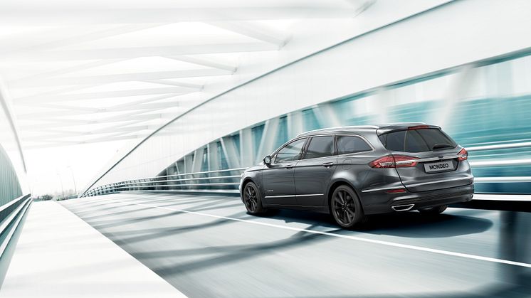 2019FordMondeo-Hybrid_012