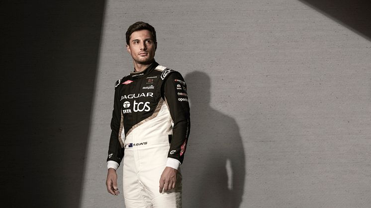 J_TCS_Racing_MitchEvans_Season10_2023_2_0