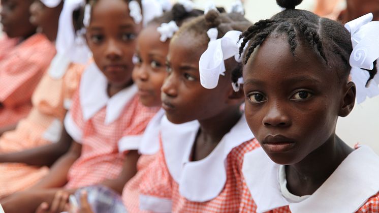 Haiti två år efter jordbävningen: Situationen för Haitis barn ännu svår – hjälpen måste fortsätta 
