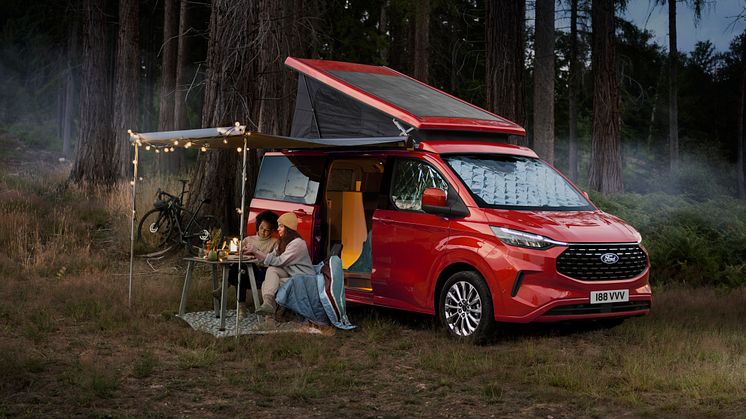 Ford představuje novou generaci obytného vozu Nugget – inteligentnější, všestrannější a připravenou elektrifikovat cesty za dobrodružstvím