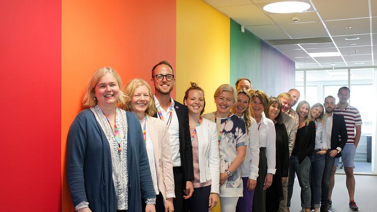 Nordic Choice Hotels med i nettverk for LHBT på arbeidsplassen. Her representert ved Karin Sjögren, nummer fire fra høyre. FOTO: Accenture Norway