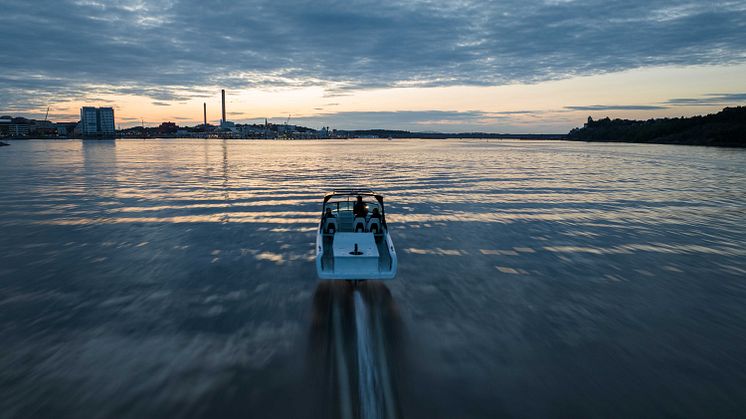 Candela 420 nautical mile world record