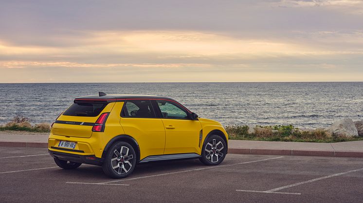Renault 5 E-Tech electric - iconic cinq version - Pop Yellow!bagfrastille.jpg
