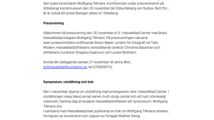 Prins Carl Philip delar ut Hasselbladpriset till Wolfgang Tillmans