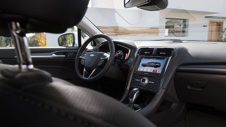 2019FordMondeo-Hybrid_02