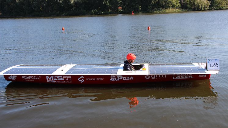 TH Wildau mit Solarboot SUNcaTcHer auf Platz 2 bei der „Haus-Regatta“ auf der Dahme bei Wildau