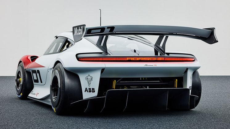 04 Porsche Mission R.jpg