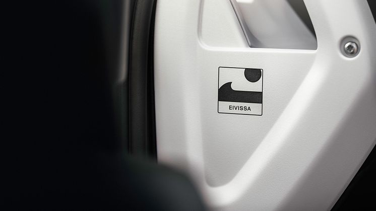 JLR Defender Ibiza 90 Eivissa Etching Detail.jpg