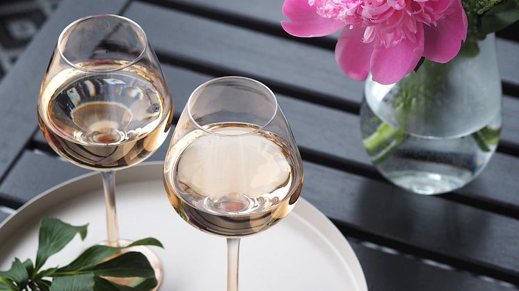 Roséfarget og sommerlig NYHET i Odyssé serien fra Hadeland Glassverk