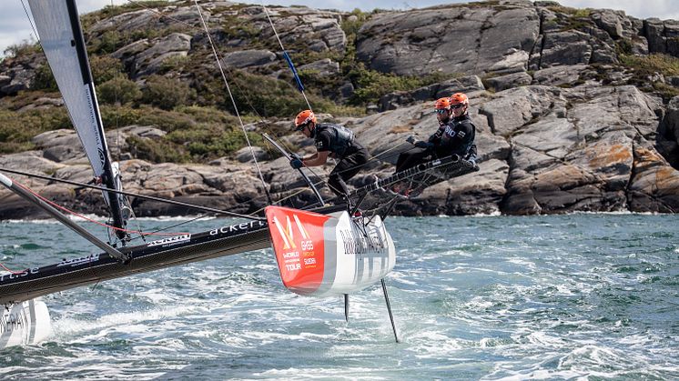 Två svenska team vidare till finaldag på Marstrand