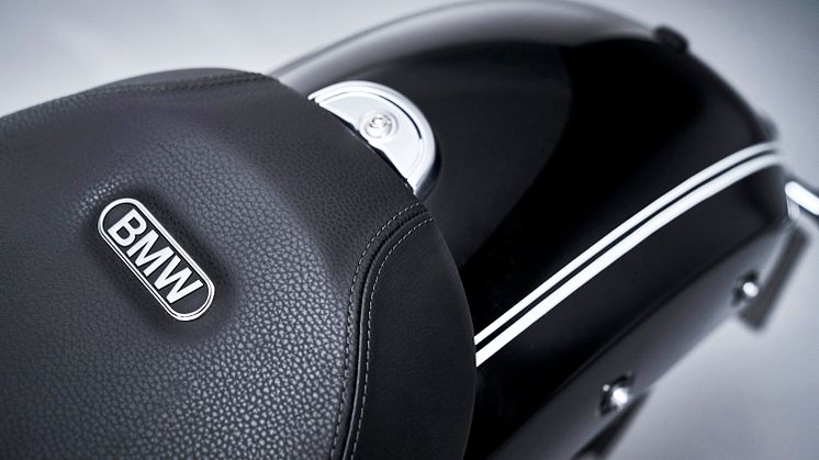 BMW R 18