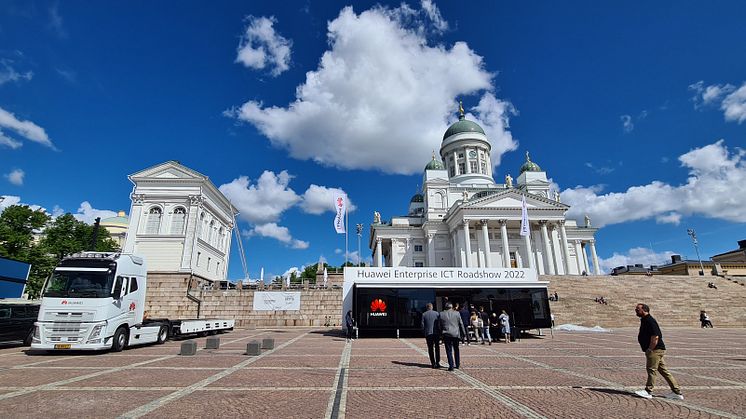 Huawein ICT Roadshow saapuu Senaatintorille keskiviikkona – tilaisuudessa puhumassa futuristi Perttu Pölönen
