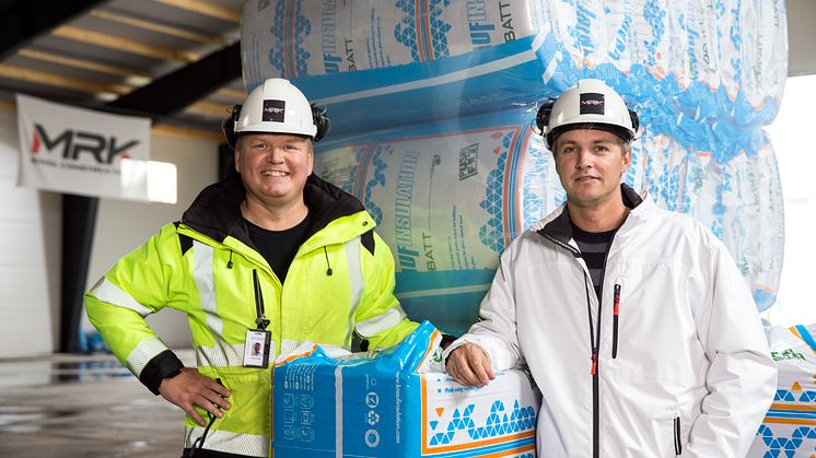 Marcus Lindstein ja Roger Kerttu toimivat mielellään Knauf Insulationin kanssa eristeasioissa. – Meillä on vakiintunut yhteistyösuhde ja olemme tyytyväisiä tuotteeseen.