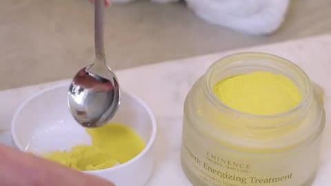 Éminence Organics Turmeric Energizing Treatment 2
