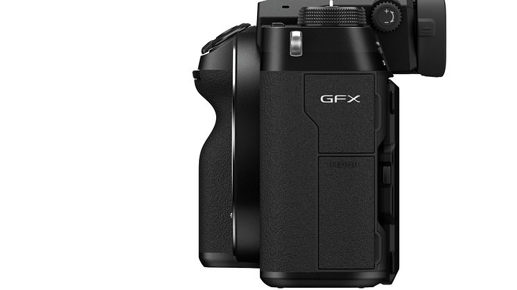 GFX100S_side_USB_CLOSE