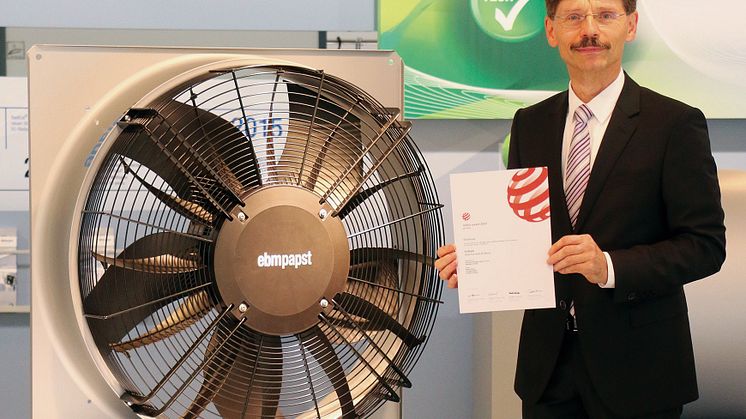Thomas Sauer, Designansvarig hos ebm-papst, tog emot designutmärkelsen Red Dot Award 2017.