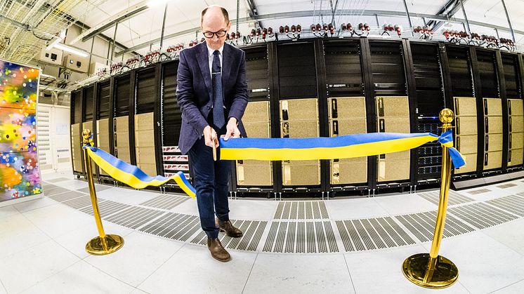 Sveriges snabbaste superdator för AI och maskininlärning – Berzelius – invigs av Jan-Ingvar Jönsson, rektor för Linköpings universitet.