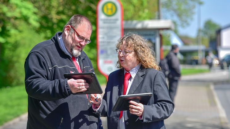 Foto2_Marion von Elling und Martin Tourbier aus dem DSW21-Fahrdienst