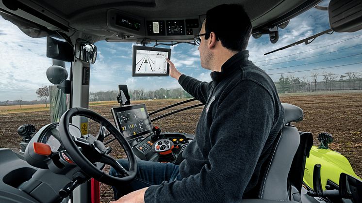 CEMIS 1200 becomes the new standard for precision farming applications at CLAAS