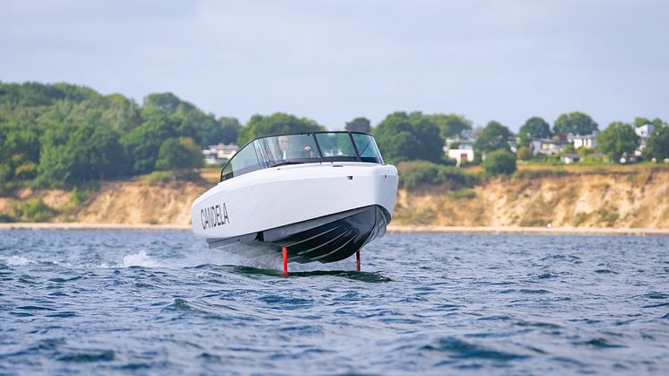 Candela C-8