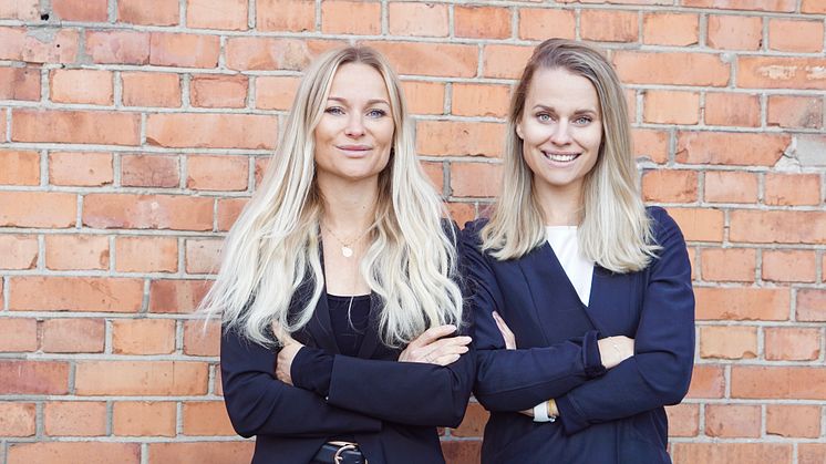 Grundarna till OICAN WEAR, systrarna Sarah och Sofie Hellström