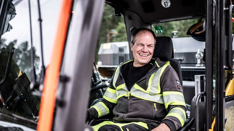 Abner Sjöberg i Volvo EC230 Electric