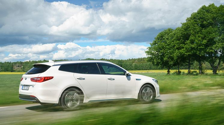 Nu på svenska vägar: Optima Sportswagon Plug-in Hybrid
