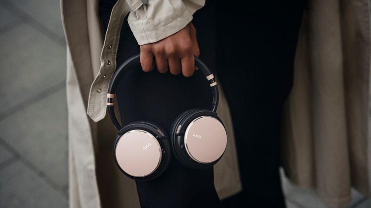 AKG