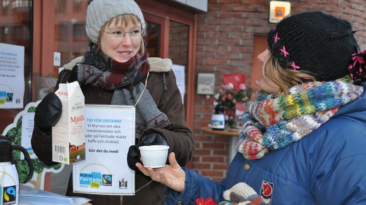 Malmö Fairtrade City firade Alla Hjärtans Dag med rättvisa rosor