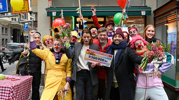Clowner utan Gränser och Operation Smile överraskas av Postkodlotteriet