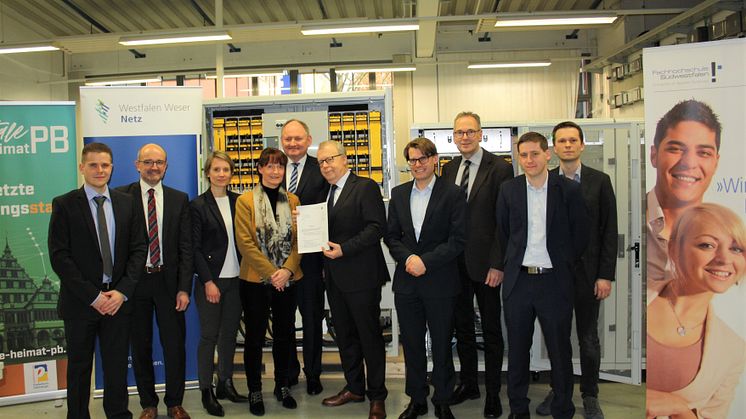 Mit der Digitalisierung elektrischer Netze in ein Neues Zeitalter - Stabilisierung elektrischer Energienetze mit innovativem Netzregler 