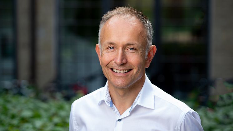 Rådgiver i Grønn Byggallianse, Kjell Petter Småge, peker på at driftere kan spare både arbeidsgiver og samfunnet for store summer ved å redusere effekttoppene. Foto: Finn Ståle Felberg