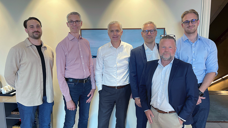 Från vänster i bild: Max Åsblom (Antigo Consulting),  Anders Hammar (Antigo Consulting), Jarl Øverby (NetNordic Group), Fredrik Engblom (Antigo Consulting), Mikael Dammert (Antigo Consulting) och  Olle Larsson (Antigo Consulting).
