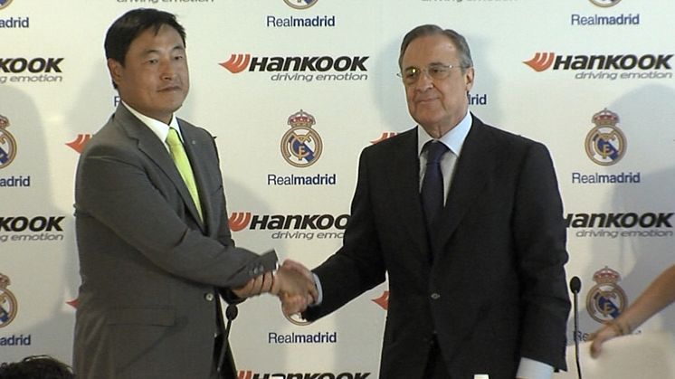 Hankook Tire Worldwide President och CEO Hyun Shick Cho samt Real Madrid C.F. President Florentino Pérez 