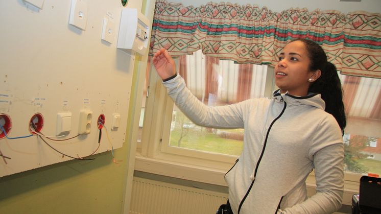 Träningsarbeten på väggen är sådant som Juliana Amado har gjort under sin utbildning. 
