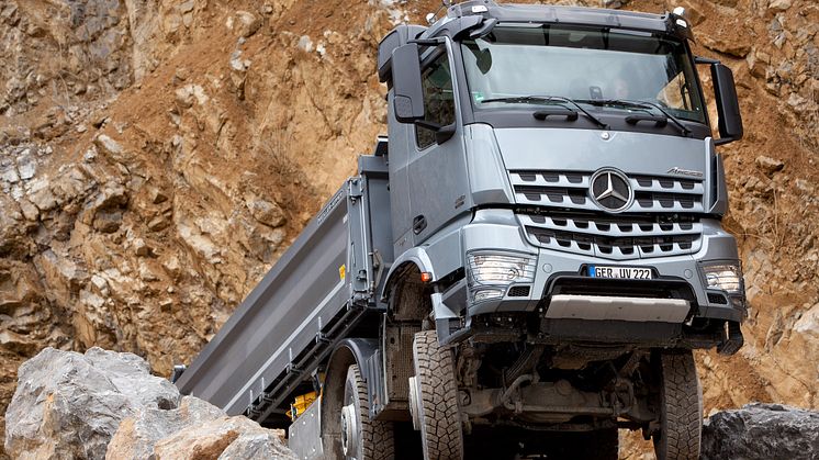 På Transport 2015 benyttede mange sig af muligheden for at prøve kræfter med den 40 ton tunge Arocs