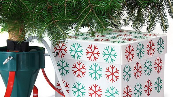 Julgransvattnaren fyller automatiskt på vatten i julgransfoten.